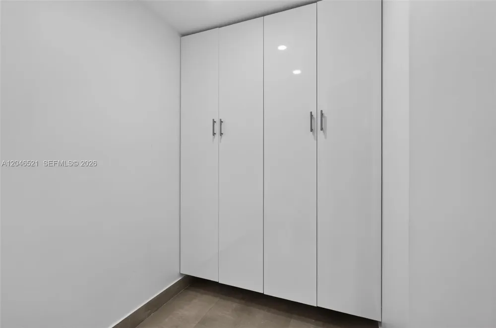 3370 Hidden Bay Dr #1212 Aventura, FL 33180