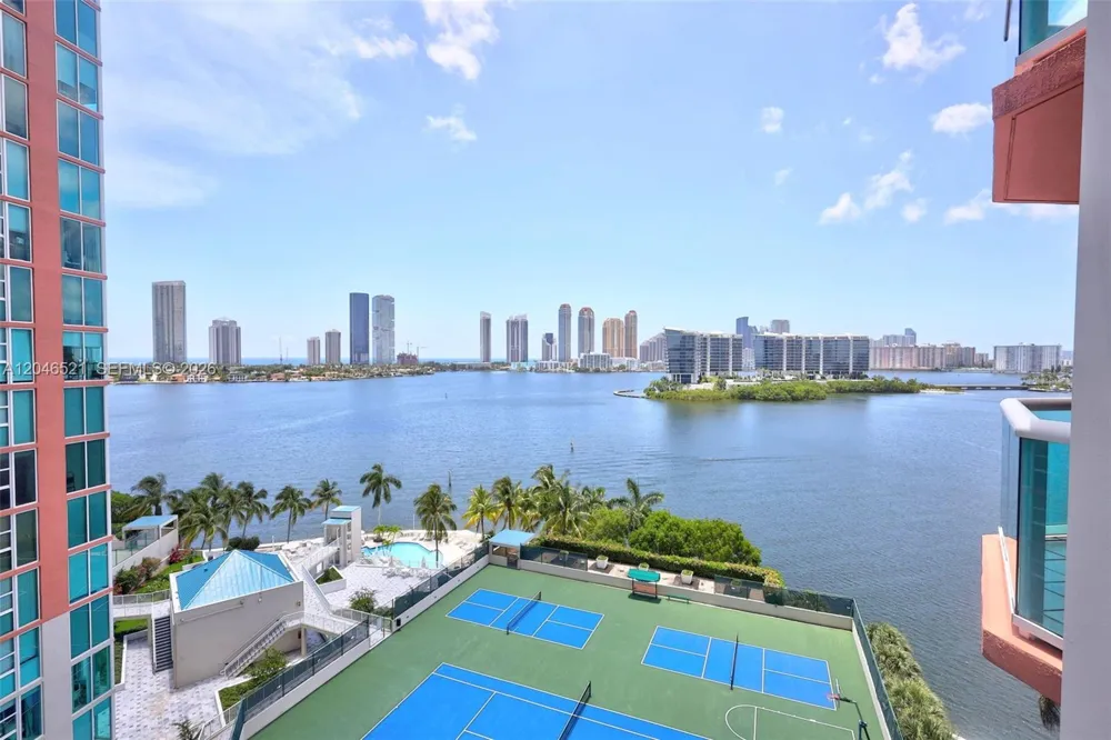 3370 Hidden Bay Dr #1212 Aventura, FL 33180