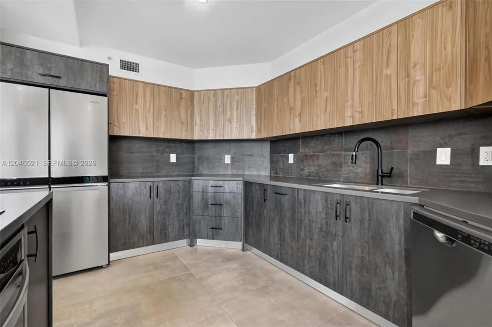 3370 Hidden Bay Dr #1212 Aventura, FL 33180