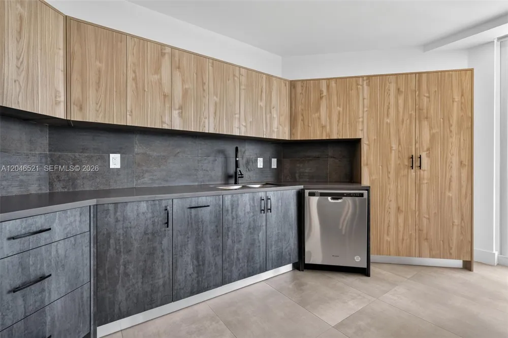 3370 Hidden Bay Dr #1212 Aventura, FL 33180