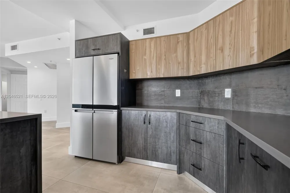 3370 Hidden Bay Dr #1212 Aventura, FL 33180