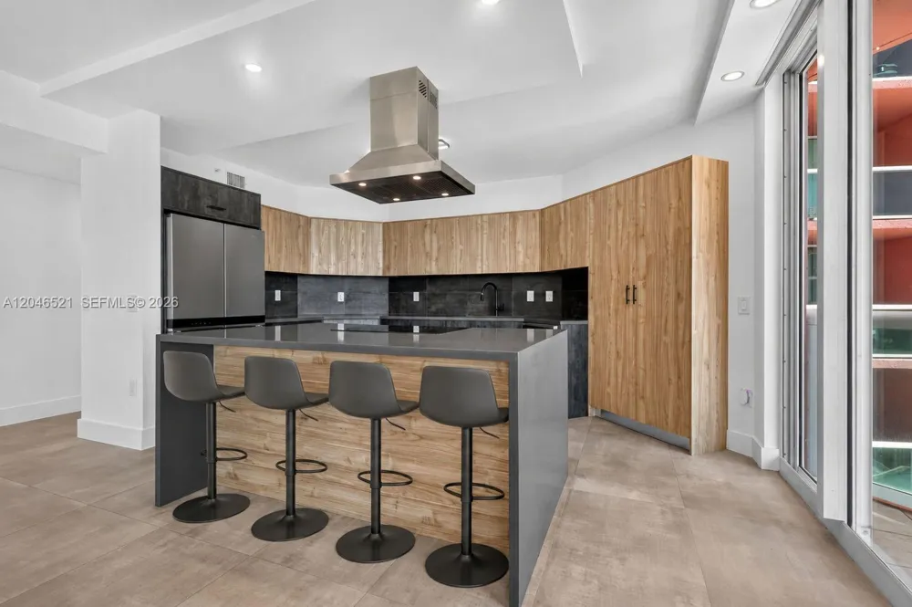 3370 Hidden Bay Dr #1212 Aventura, FL 33180
