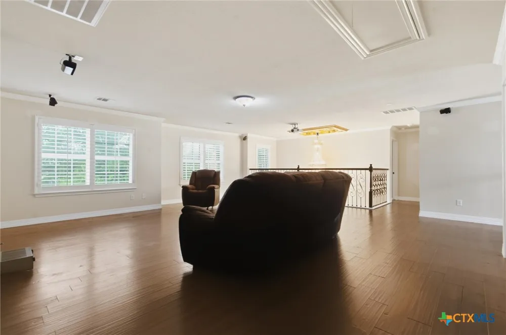 113 Scarlet Oak Cove Kyle, TX 78640