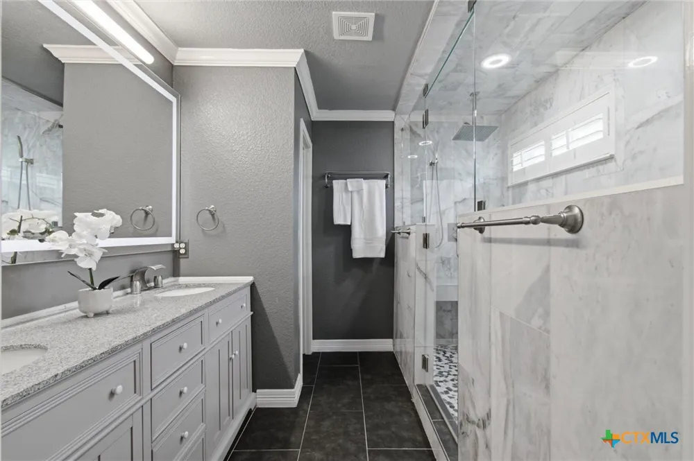 113 Scarlet Oak Cove Kyle, TX 78640