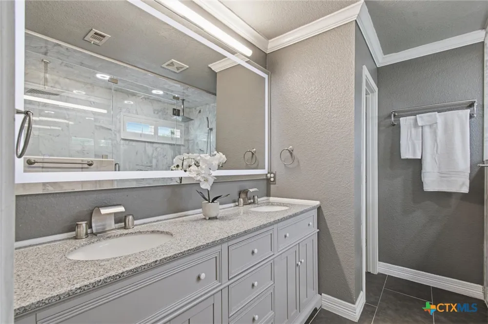 113 Scarlet Oak Cove Kyle, TX 78640