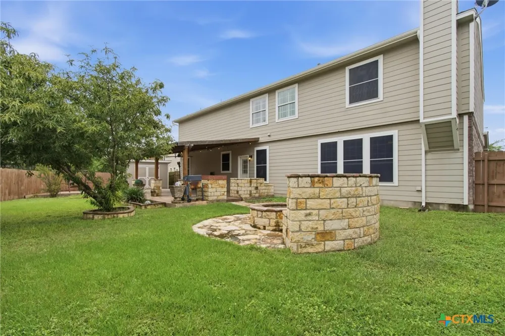 113 Scarlet Oak Cove Kyle, TX 78640