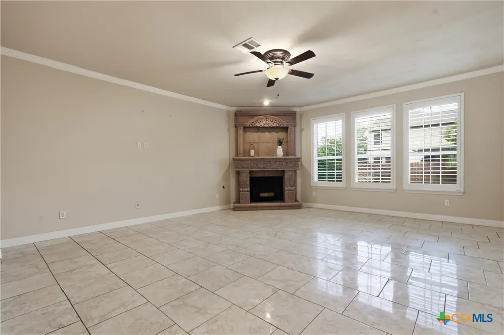 113 Scarlet Oak Cove Kyle, TX 78640