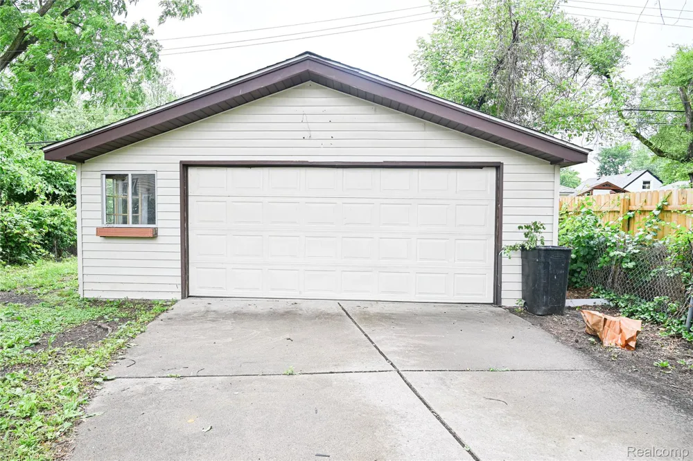 19357 Centralia Redford Charter Township, MI 48240