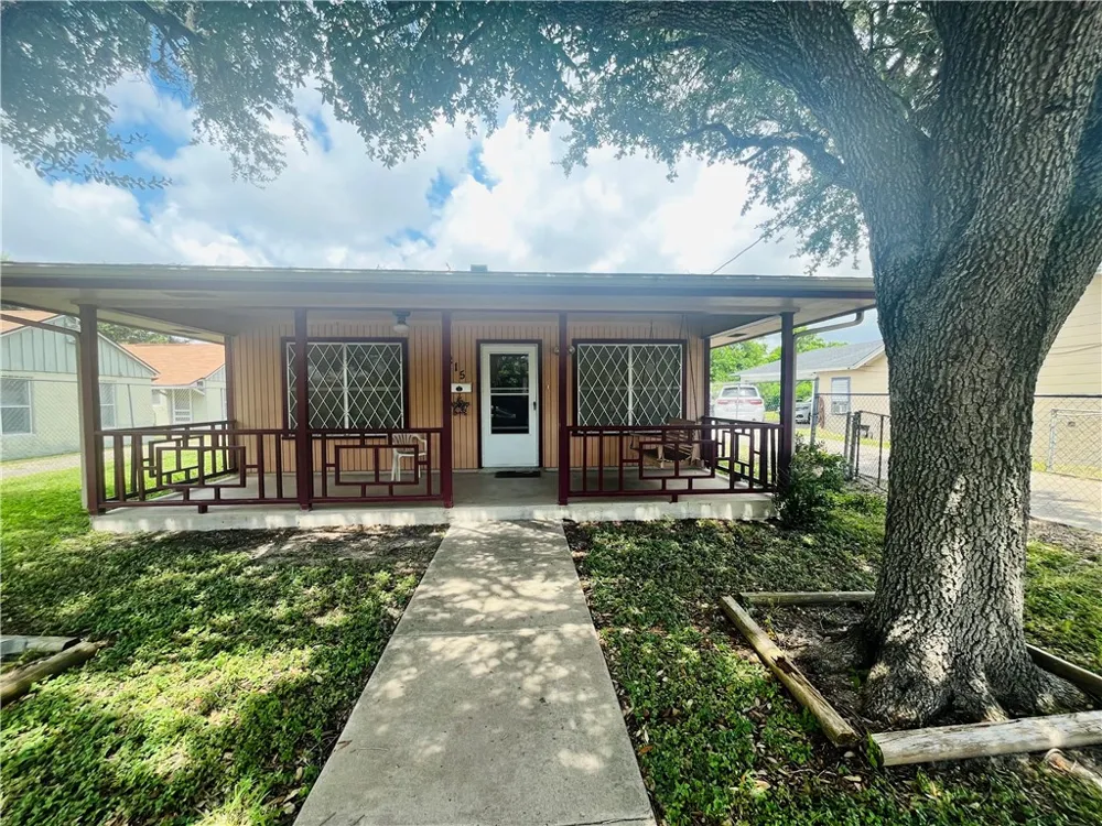 215 Hiawatha Corpus Christi, TX 78405