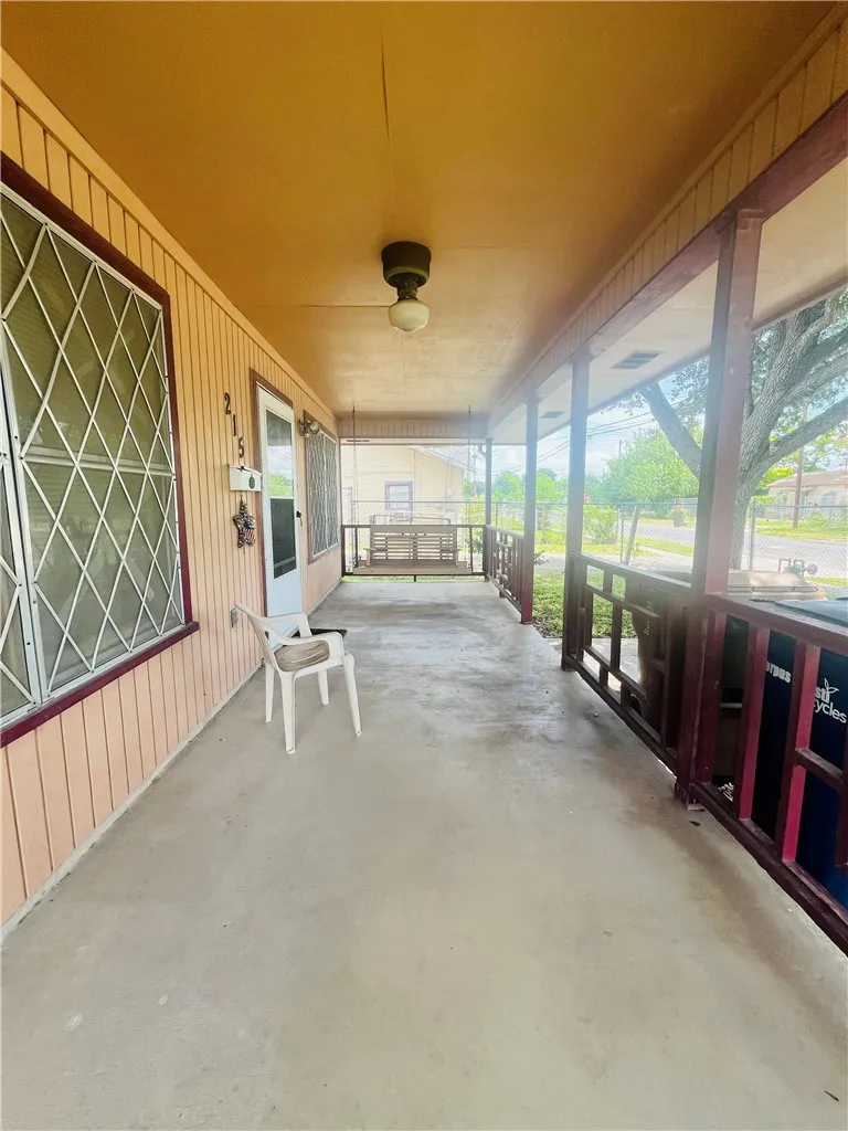 215 Hiawatha Corpus Christi, TX 78405