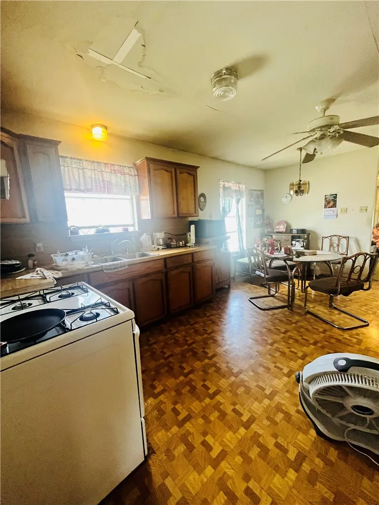 215 Hiawatha Corpus Christi, TX 78405