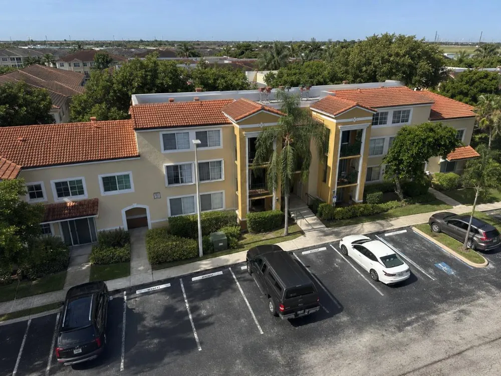 103 Yacht Club Way #208 Hypoluxo, FL 33462