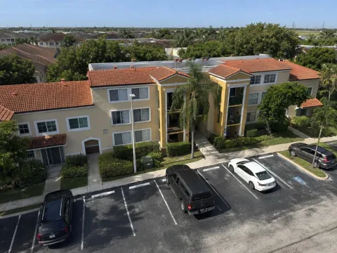 103 Yacht Club Way #208