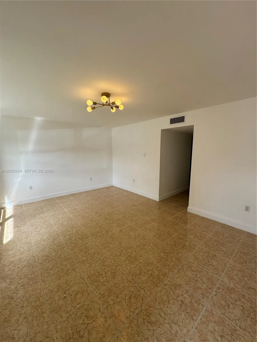 9050 NW 28th St #136 Coral Springs, FL 33065