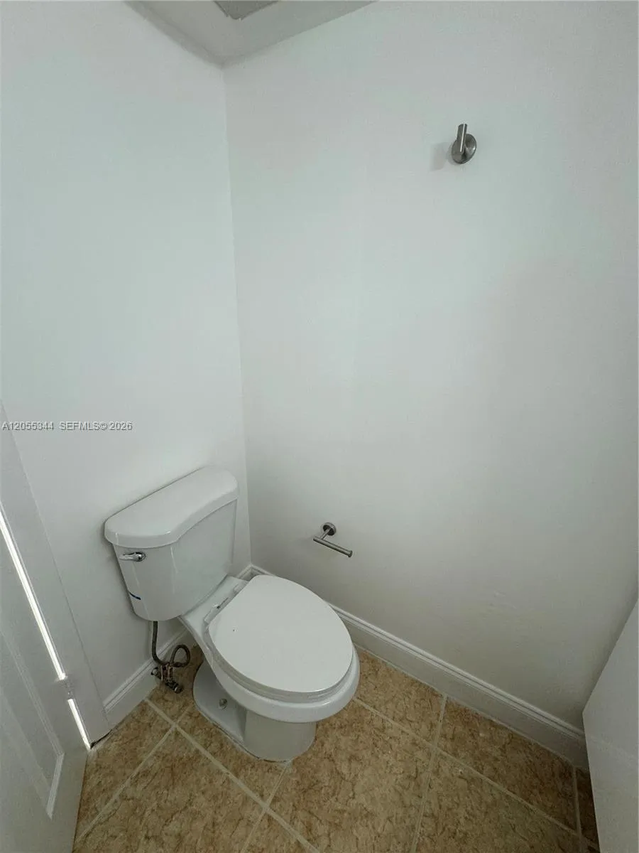 9050 NW 28th St #136 Coral Springs, FL 33065
