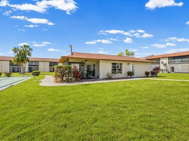 5135 GEMSTONE DRIVE #103 New Port Richey, FL 34652