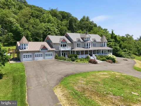 65 CLARK LANE