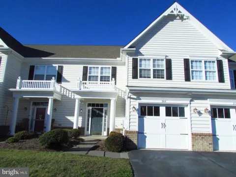 206 W BOURNE WAY #1-3