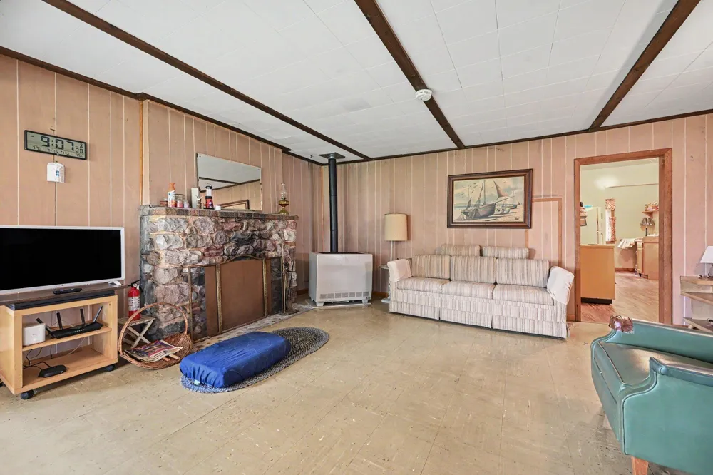 45296 15th Avenue Bloomingdale, MI 49026