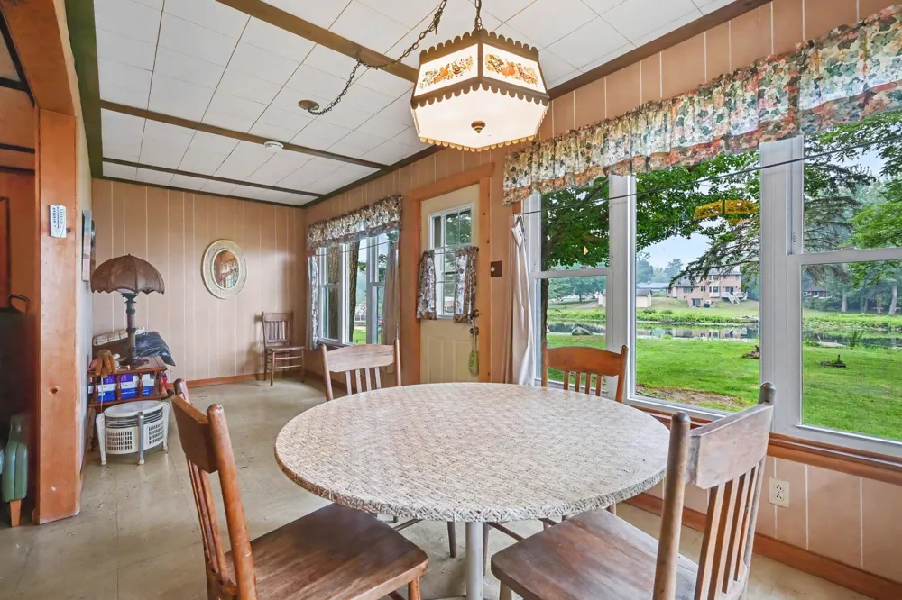 45296 15th Avenue Bloomingdale, MI 49026