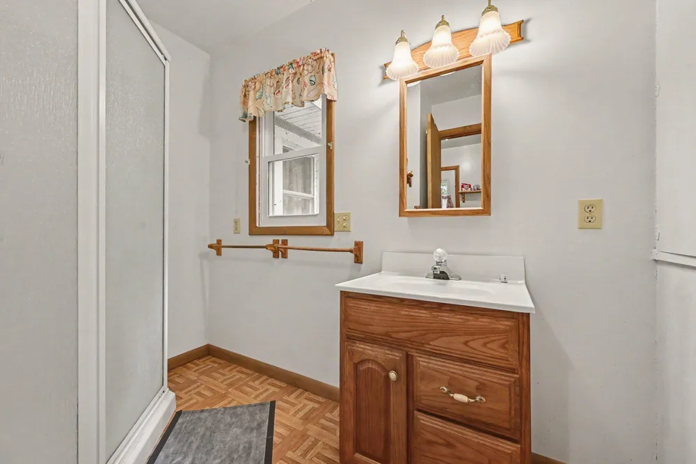45296 15th Avenue Bloomingdale, MI 49026