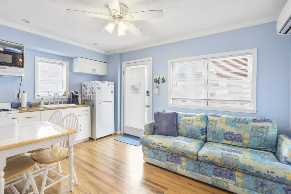 112 1/2 E 21st Street North Wildwood, NJ 08260