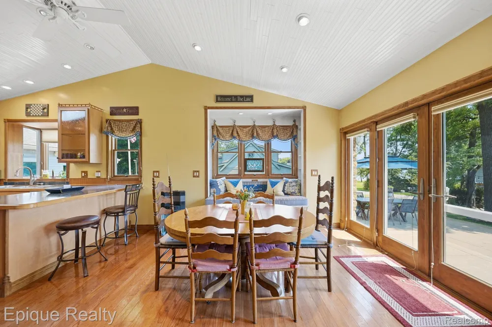1642 Delmonte Street Wolverine Lake Village, MI 48390