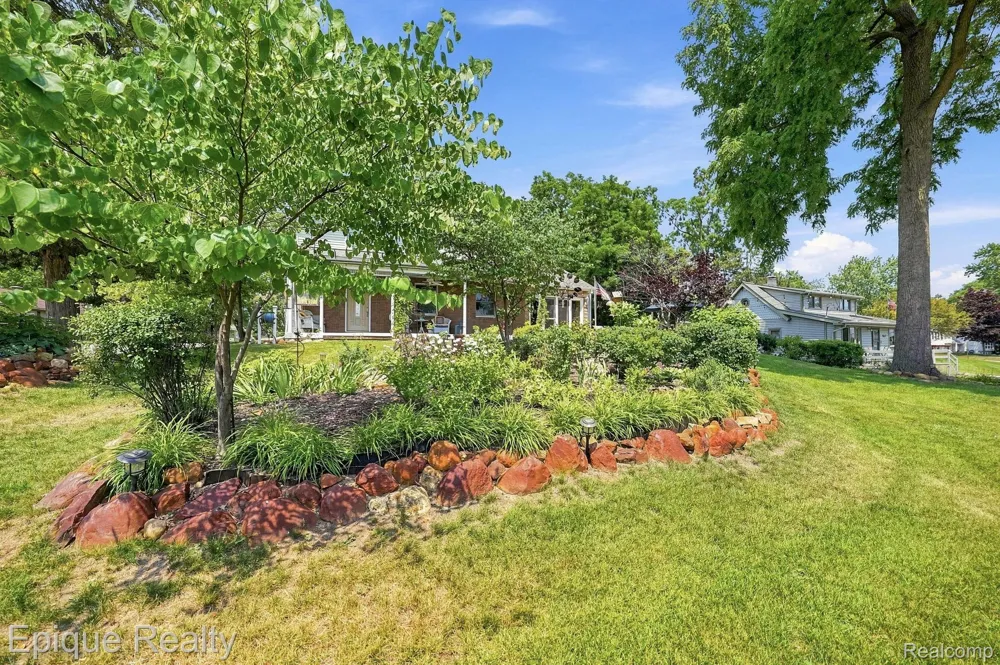 1642 Delmonte Street Wolverine Lake Village, MI 48390