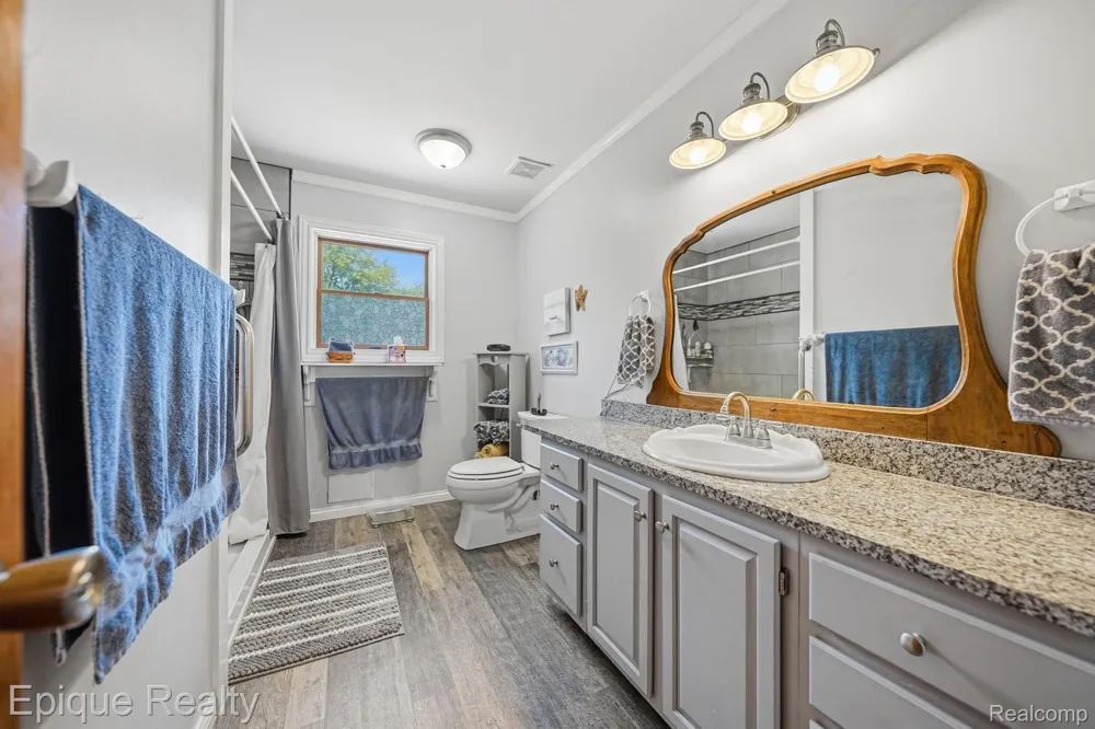 1642 Delmonte Street Wolverine Lake Village, MI 48390