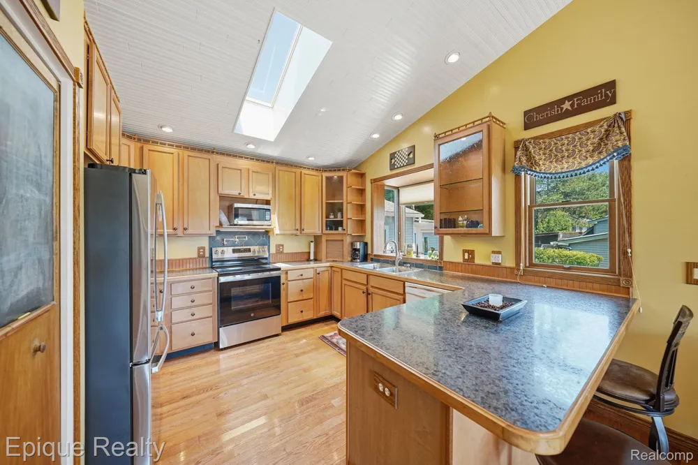 1642 Delmonte Street Wolverine Lake Village, MI 48390