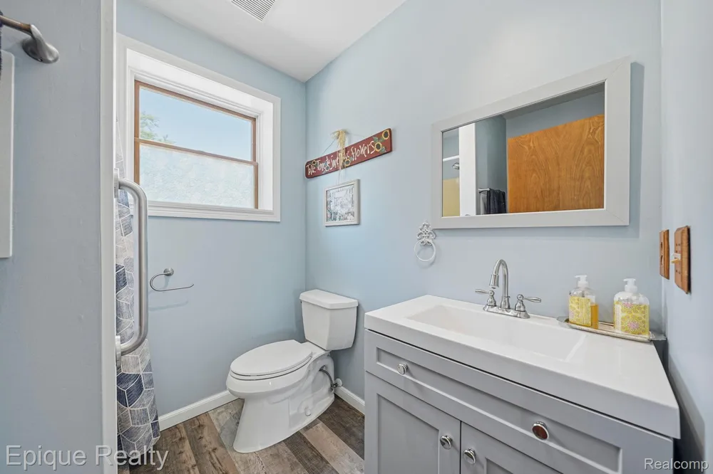 1642 Delmonte Street Wolverine Lake Village, MI 48390
