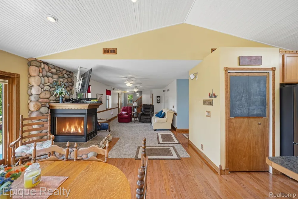 1642 Delmonte Street Wolverine Lake Village, MI 48390