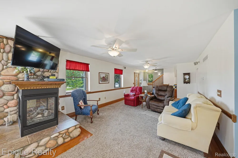 1642 Delmonte Street Wolverine Lake Village, MI 48390