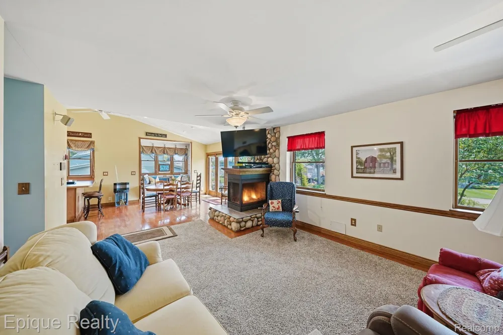 1642 Delmonte Street Wolverine Lake Village, MI 48390
