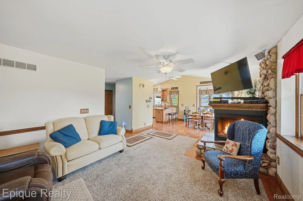 1642 Delmonte Street Wolverine Lake Village, MI 48390