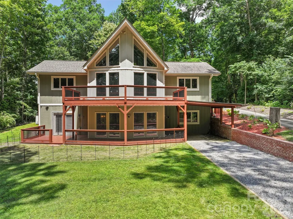 82 Sunburst Drive Waynesville, NC 28786