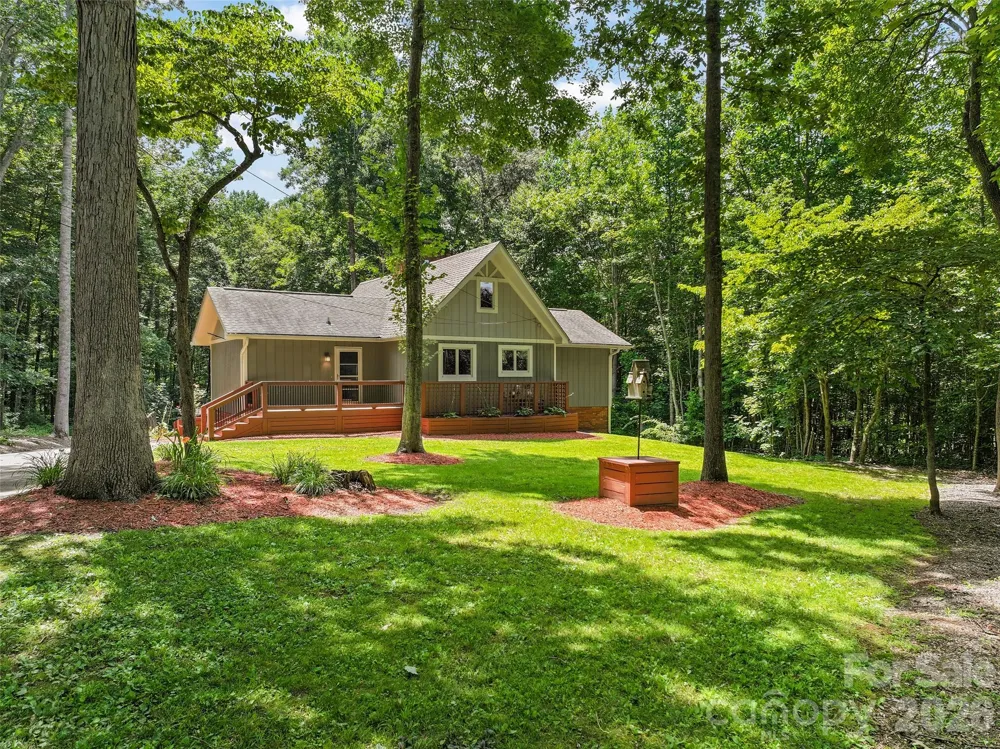 82 Sunburst Drive Waynesville, NC 28786
