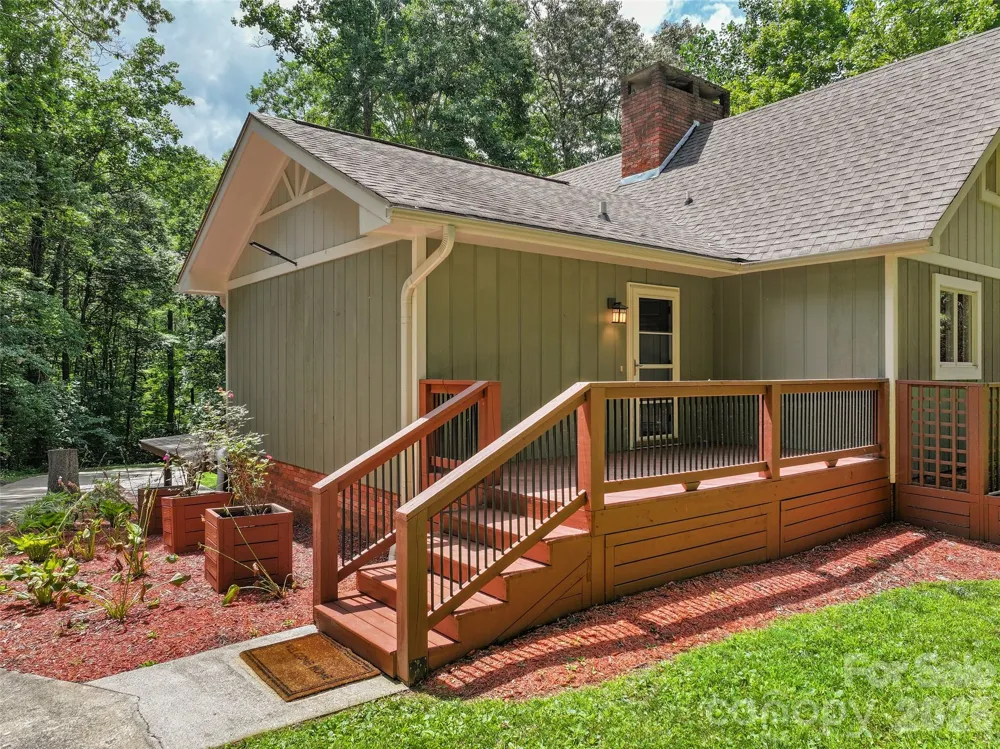 82 Sunburst Drive Waynesville, NC 28786