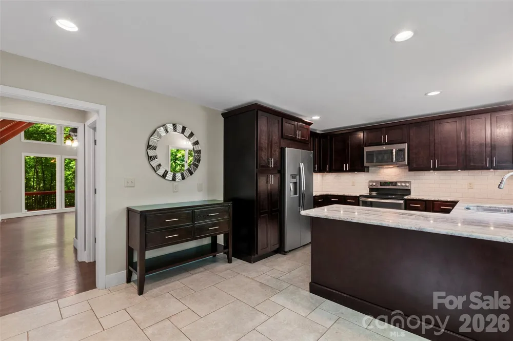 82 Sunburst Drive Waynesville, NC 28786
