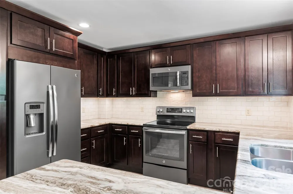 82 Sunburst Drive Waynesville, NC 28786
