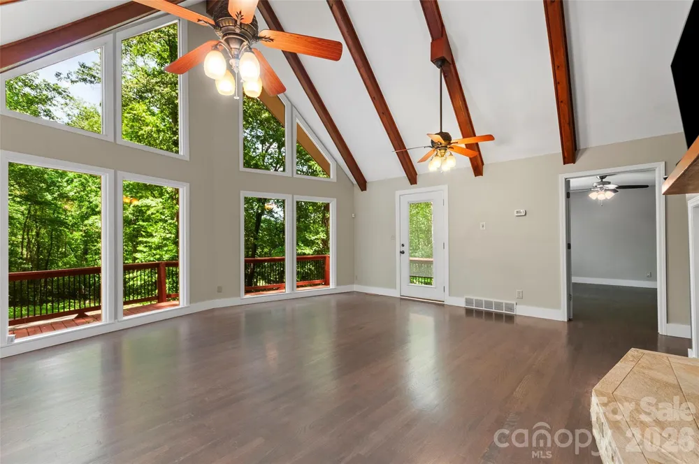 82 Sunburst Drive Waynesville, NC 28786