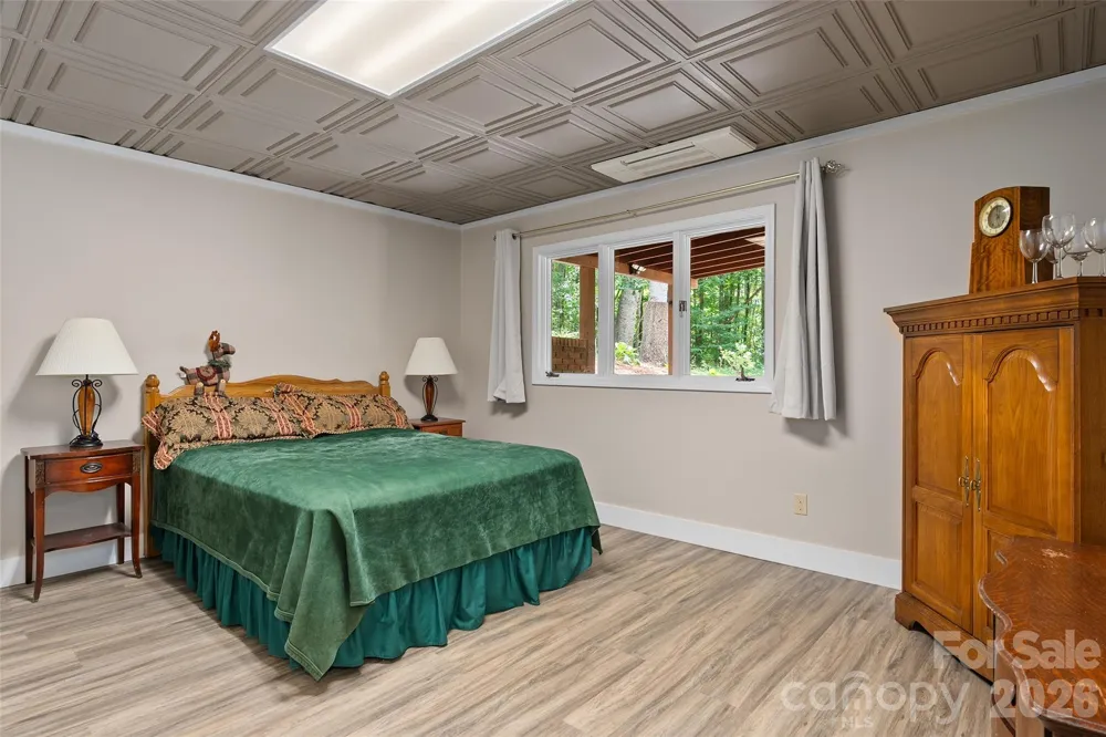 82 Sunburst Drive Waynesville, NC 28786