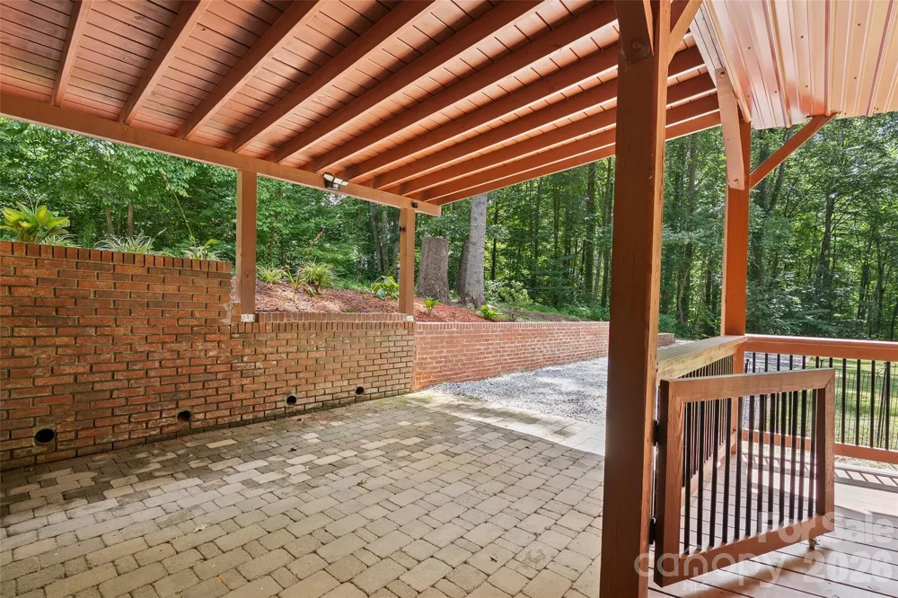 82 Sunburst Drive Waynesville, NC 28786