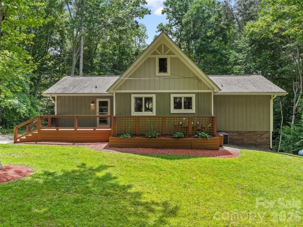 82 Sunburst Drive Waynesville, NC 28786