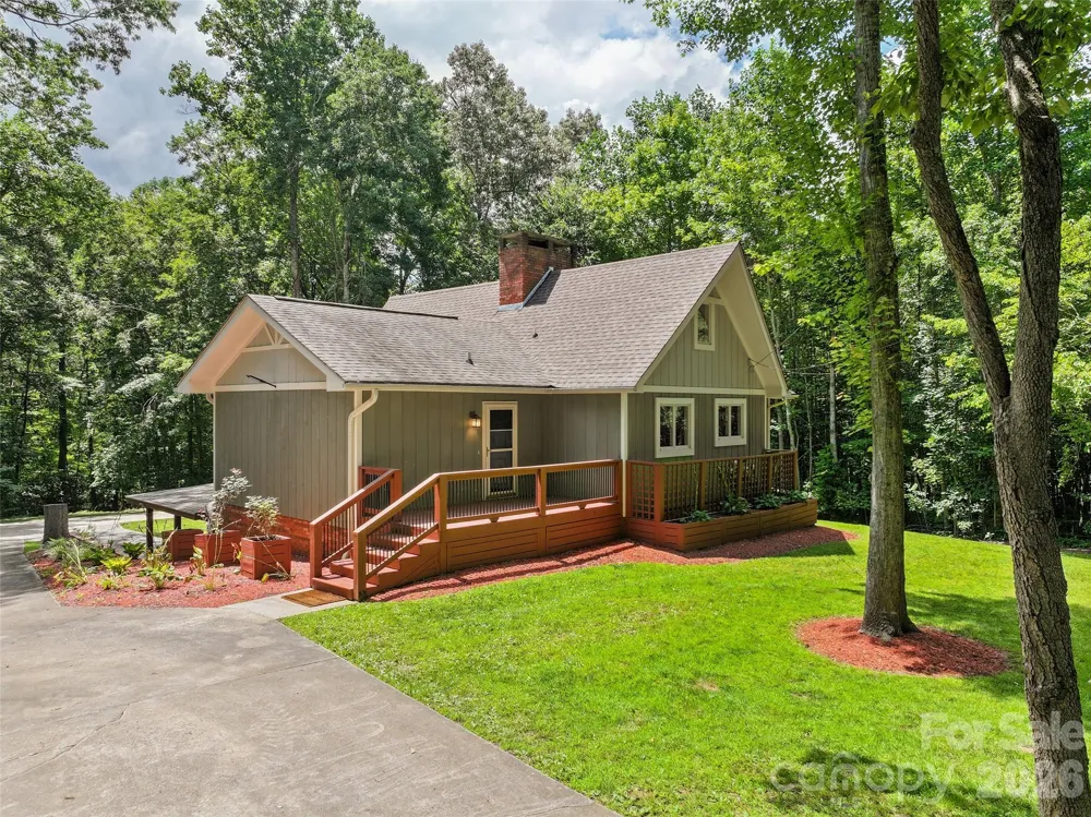 82 Sunburst Drive Waynesville, NC 28786