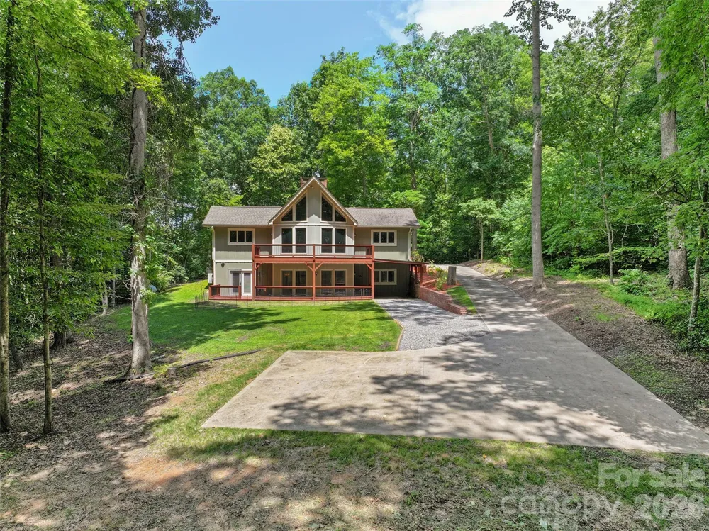 82 Sunburst Drive Waynesville, NC 28786