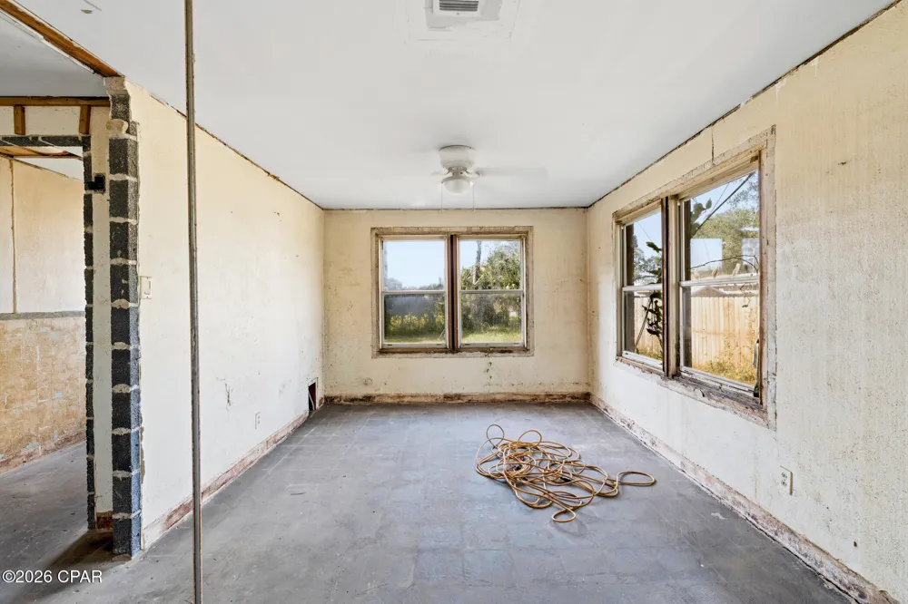 4002 W 17th Street Panama City, FL 32401