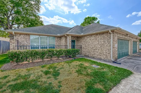 717 Cedarwood