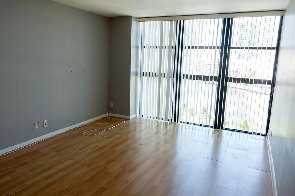 200 LESLIE DRIVE #819 Hallandale Beach, FL 33009