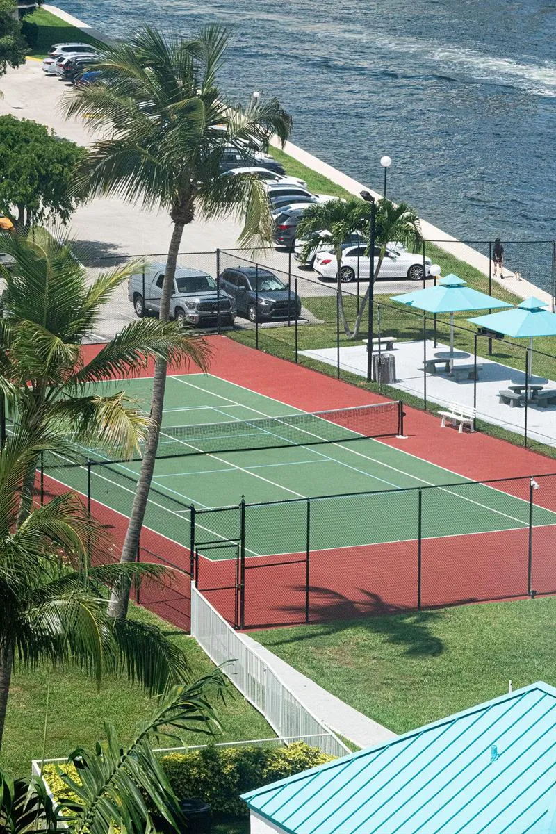 200 LESLIE DRIVE #819 Hallandale Beach, FL 33009